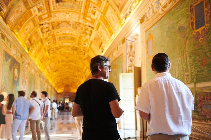 Rome: Vatican Museums and Colosseum Private Tour with Transfers